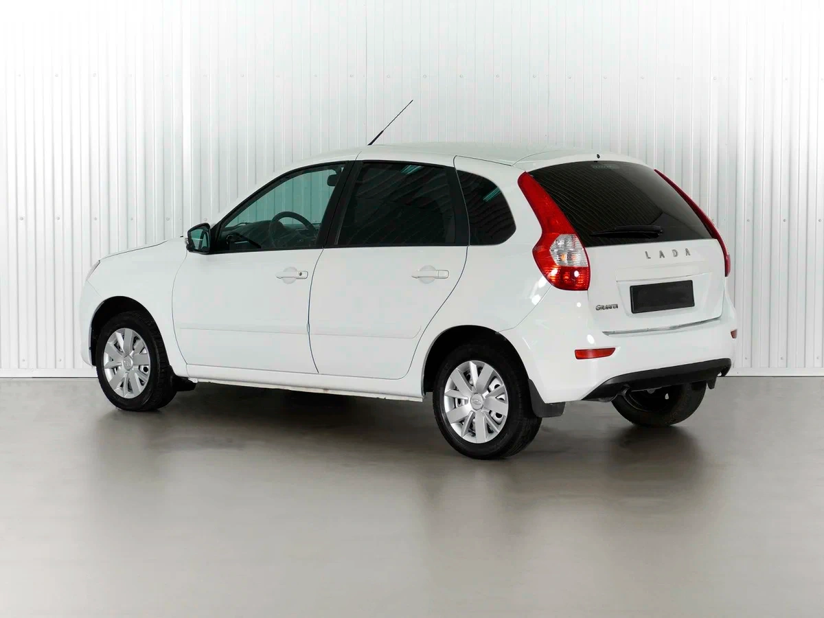 Lada Granta Хэтчбек в Екатеринбург - фото №2